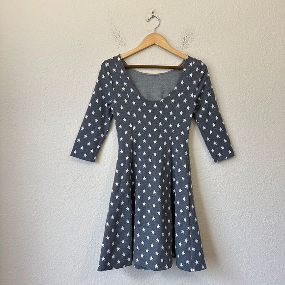 MODCLOTH 3/4 Sleeve Star Print Sheath Mini Dress in Grey - Picture 5 of 10